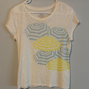 Ann Taylor White Short-Sleeve Tee with Blue and Yellow Umbrella Motif. Med.